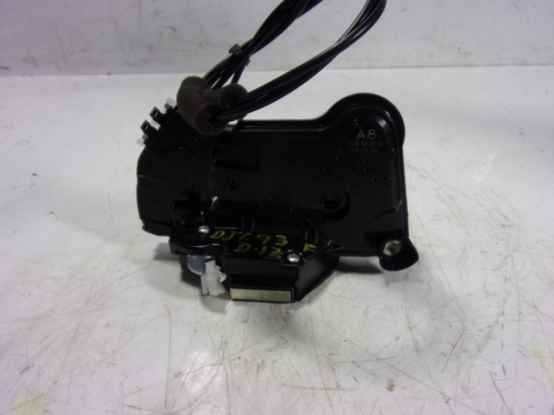 Recambio de cerradura puerta delantera izquierda para toyota hilux (3b/3c/3d) doble cabina referencia OEM IAM 6904002450  