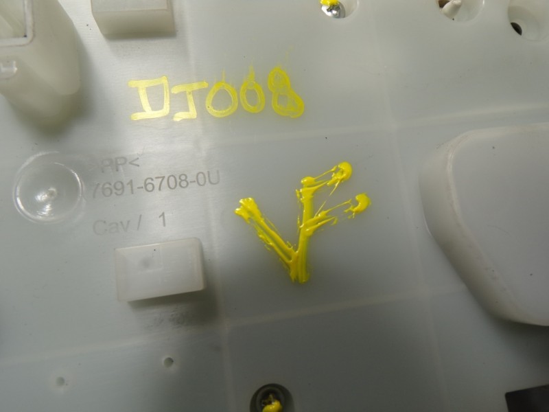 Recambio de cuadro instrumentos para peugeot 208 1.4 hdi fap referencia OEM IAM 9801904080 9801904080H 