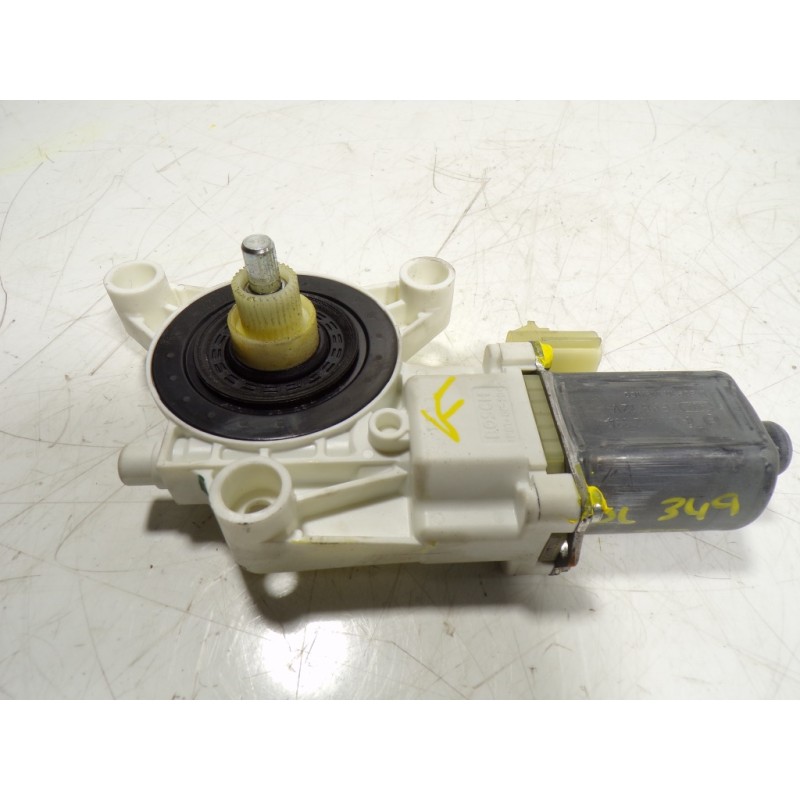 Recambio de motor elevalunas trasero derecho para lancia voyager (404) platinum referencia OEM IAM K68030660AA 0130822334 