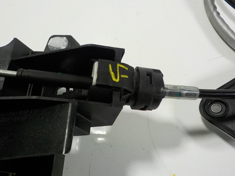 Recambio de palanca cambio para toyota corolla (e21) hybrid 90kw referencia OEM IAM 33560F4050 75G588LHD 