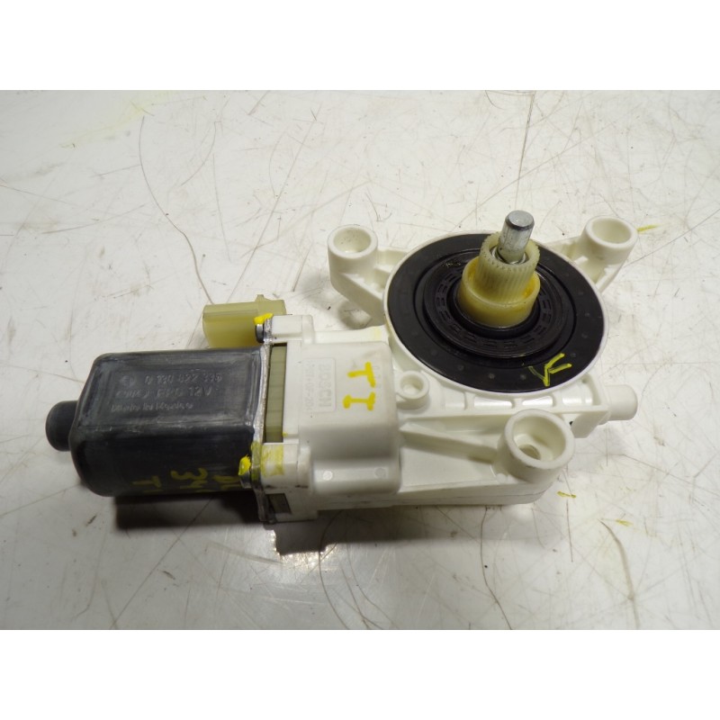 Recambio de motor elevalunas trasero izquierdo para lancia voyager (404) platinum referencia OEM IAM K68030661AA 3018077D 