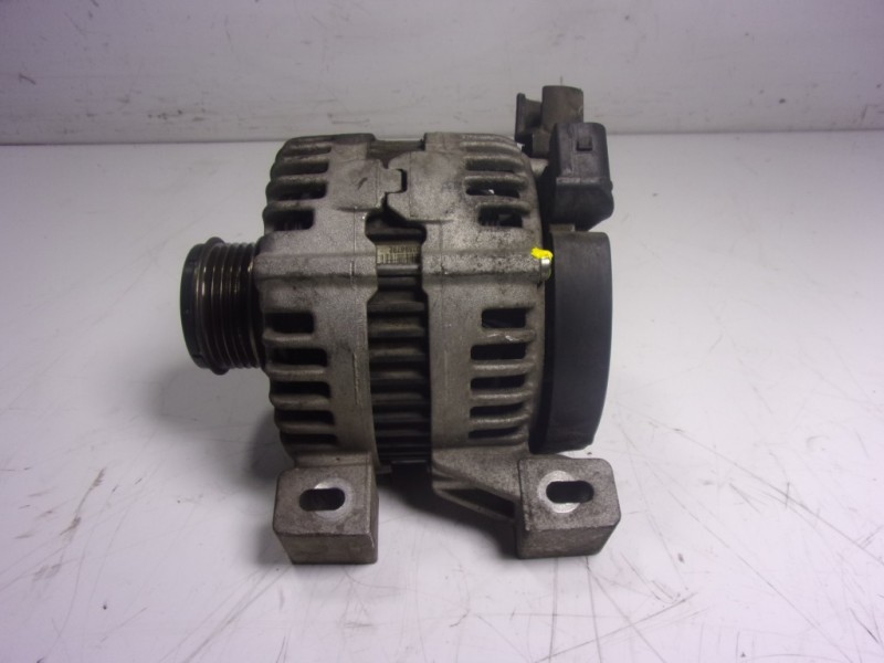 Recambio de alternador para volvo c30 2.4 20v diesel referencia OEM IAM 36001497 0121615014 