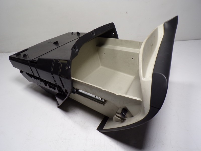 Recambio de guantera para renault captur 1.2 tce energy referencia OEM IAM 685000532R 685003033P 00134397