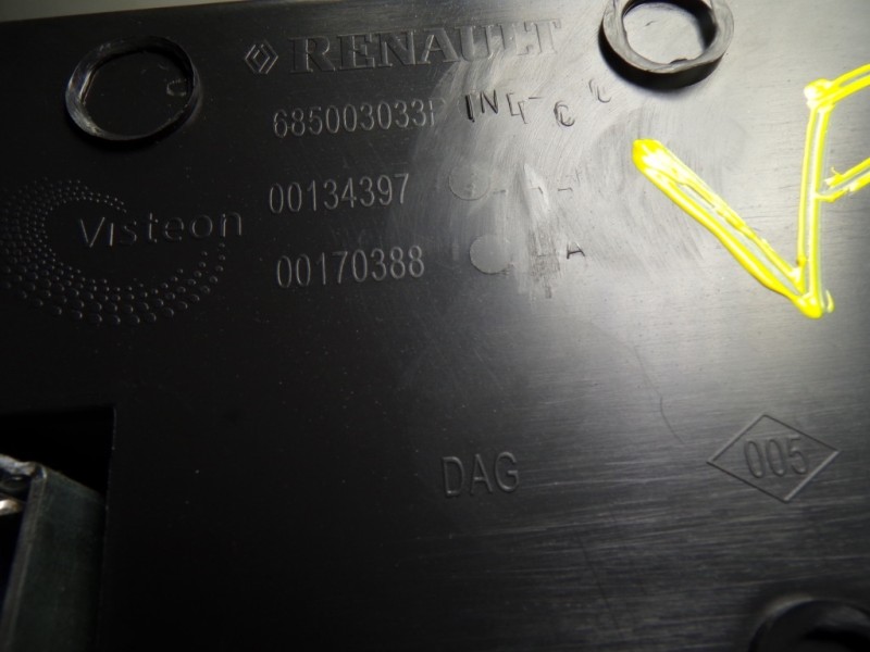 Recambio de guantera para renault captur 1.2 tce energy referencia OEM IAM 685000532R 685003033P 00134397