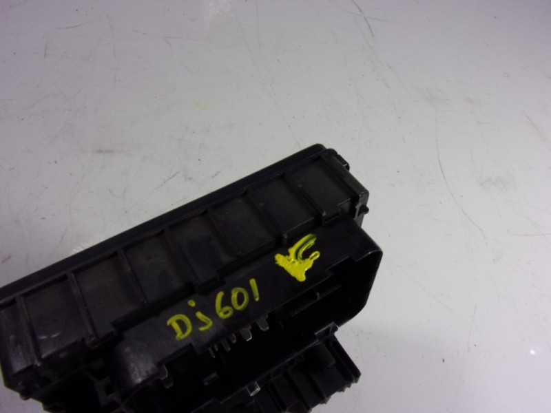 Recambio de caja reles / fusibles para audi q3 (8u) 2.0 tdi referencia OEM IAM 3C0937125A 5X004347180413 5X004347180413