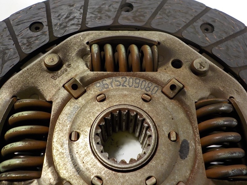 Recambio de kit embrague para peugeot 208 1.4 hdi fap referencia OEM IAM 205315 9675209080 