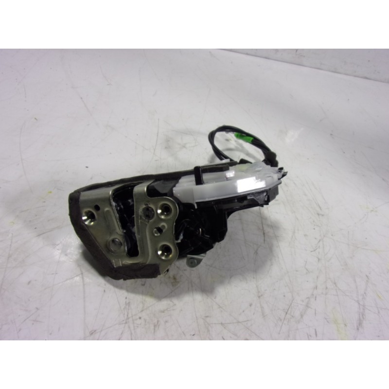 Recambio de cerradura puerta trasera izquierda para toyota hilux (3b/3c/3d) doble cabina referencia OEM IAM 690600K120  