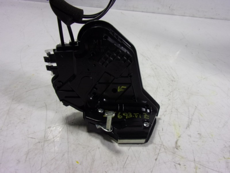 Recambio de cerradura puerta trasera izquierda para toyota hilux (3b/3c/3d) doble cabina referencia OEM IAM 690600K120  