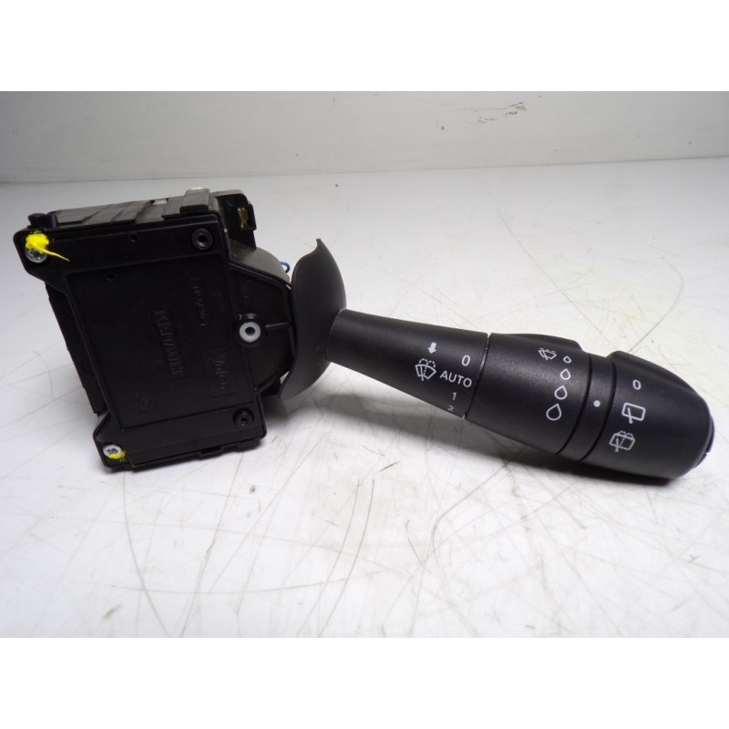 Recambio de mando limpia para renault captur 1.2 tce energy referencia OEM IAM 8201168016 255676085R E106703251