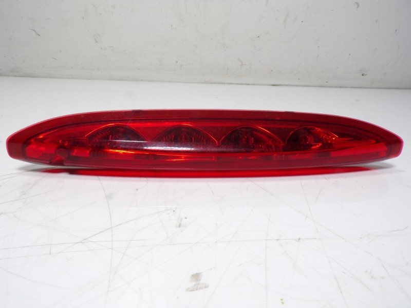 Recambio de piloto trasero central para peugeot 208 1.4 hdi fap referencia OEM IAM 9674309080  