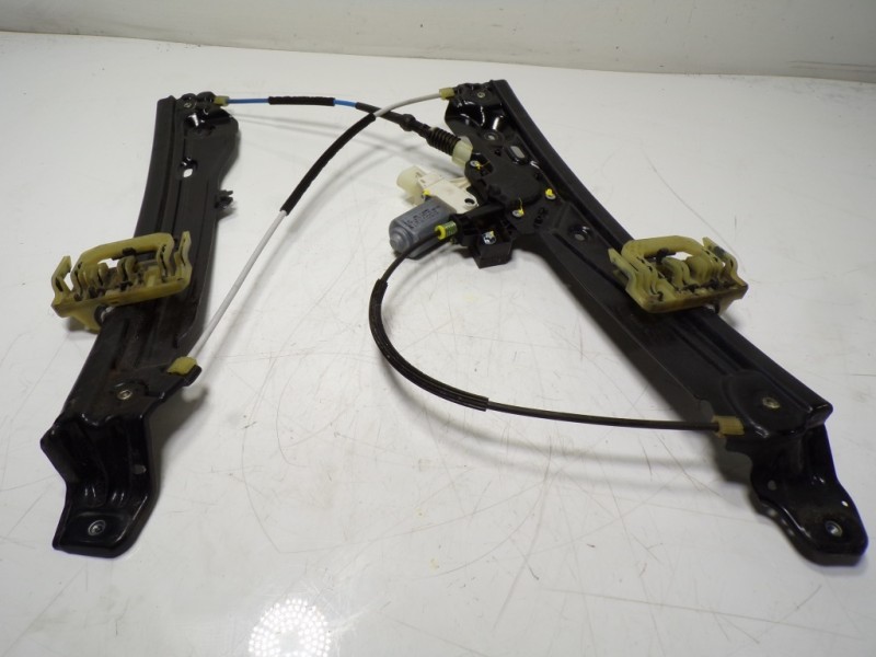 Recambio de elevalunas delantero izquierdo para bmw serie 5 lim. (f10) 530d xdrive referencia OEM IAM 51337182131 942888100 5133