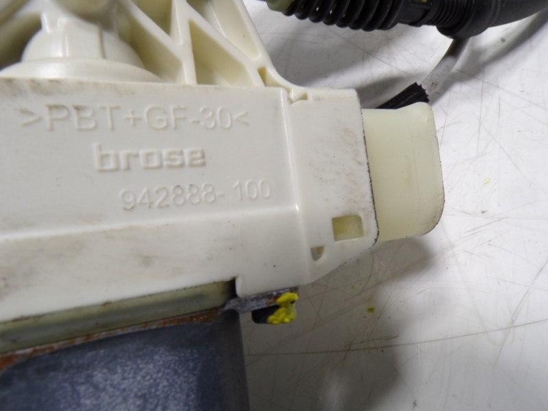 Recambio de elevalunas delantero izquierdo para bmw serie 5 lim. (f10) 530d xdrive referencia OEM IAM 51337182131 942888100 5133