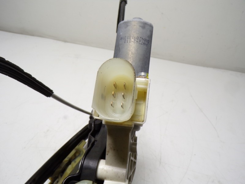 Recambio de elevalunas delantero izquierdo para bmw serie 5 lim. (f10) 530d xdrive referencia OEM IAM 51337182131 942888100 5133