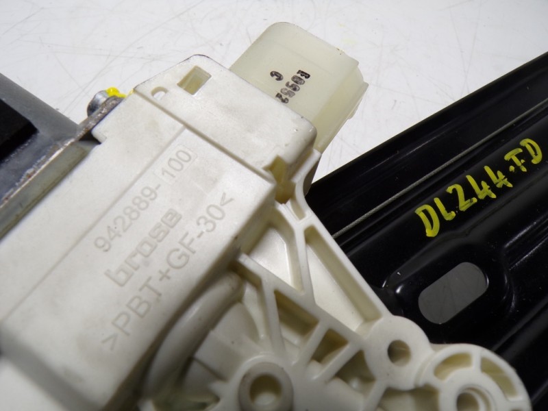 Recambio de elevalunas trasero derecho para bmw serie 5 lim. (f10) 530d xdrive referencia OEM IAM 51357182614 942889100 51337271