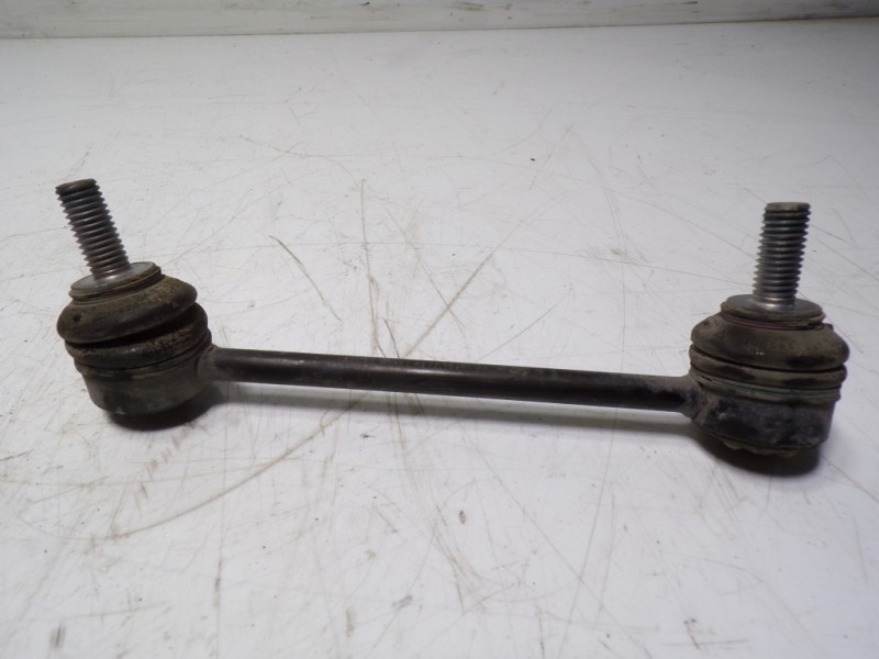 Recambio de tirante trasero izquierdo para land rover discovery sport 2.0 td4 cat referencia OEM IAM LR061272  