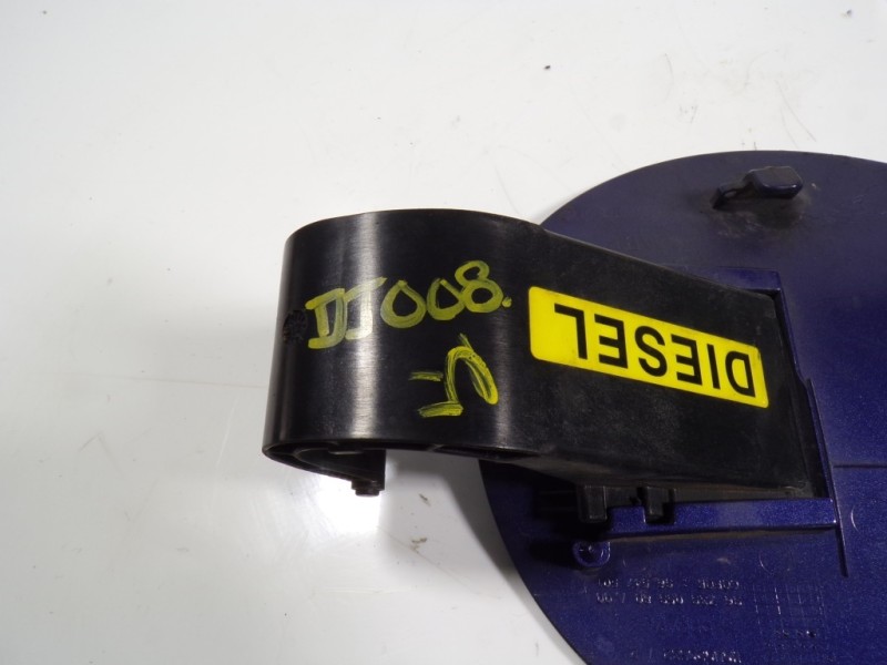Recambio de tapa combustible para peugeot 208 1.4 hdi fap referencia OEM IAM 9673905980  