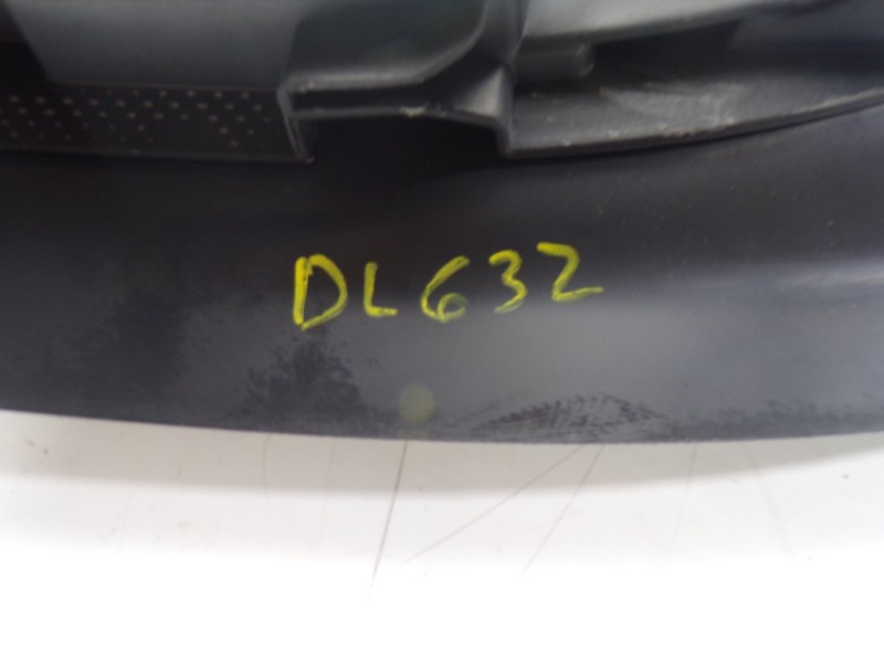 Recambio de apoyabrazos central para volvo c30 2.4 20v diesel referencia OEM IAM 39816546  39804567