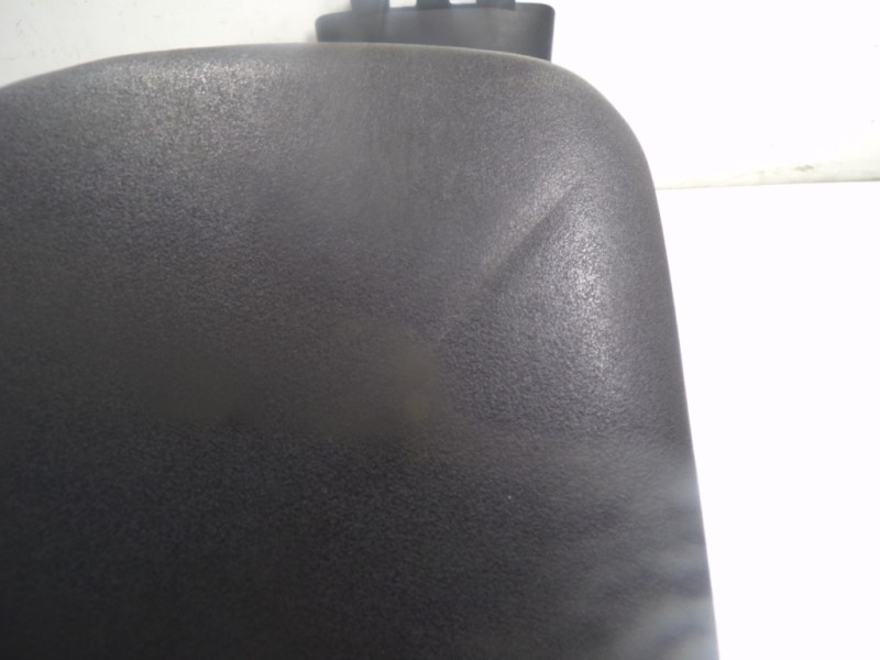 Recambio de apoyabrazos central para volvo c30 2.4 20v diesel referencia OEM IAM 39816546  39804567