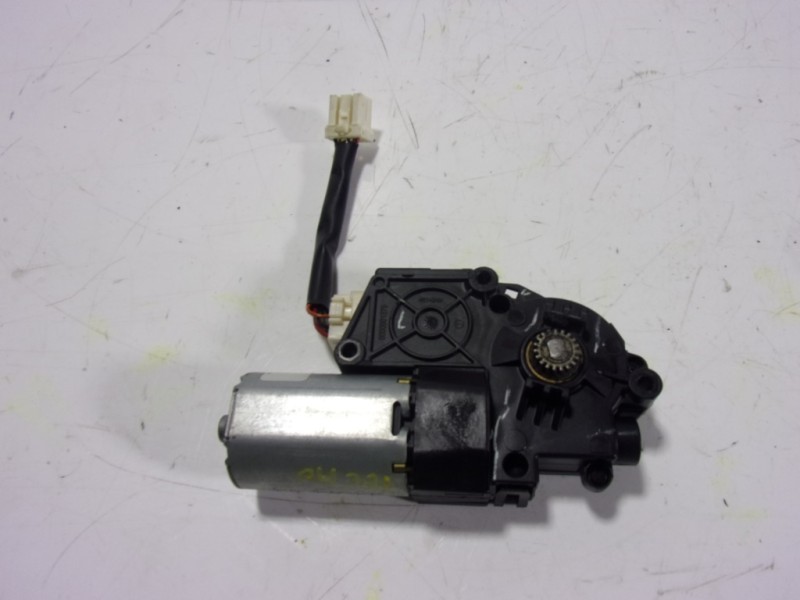 Recambio de motor techo electrico para ssangyong korando premium 4x2 referencia OEM IAM  50005489A 