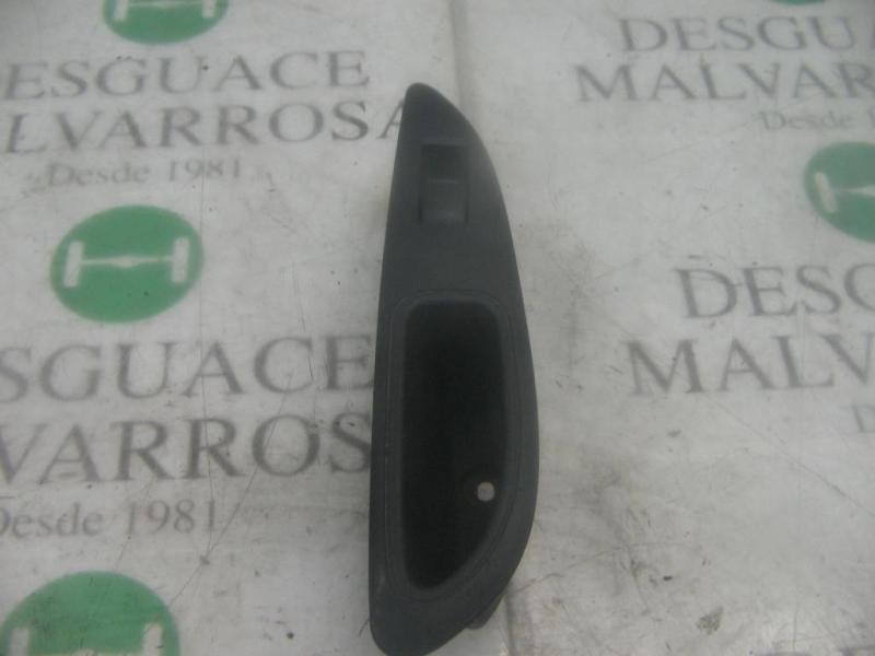 Recambio de mando elevalunas trasero derecho para nissan primera berlina (p12) acenta referencia OEM IAM   