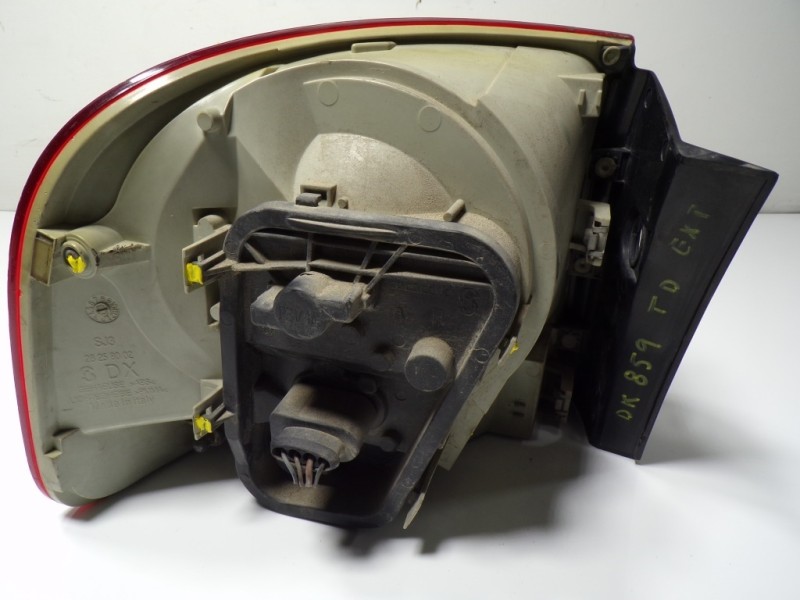 Recambio de piloto trasero derecho para volkswagen touareg (7la) 2.5 tdi referencia OEM IAM 7L6945096P 7L6945096K 221203