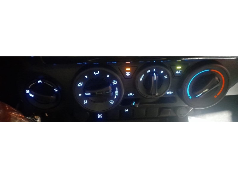 Recambio de mando calefaccion / aire acondicionado para toyota hilux (3b/3c/3d) doble cabina referencia OEM IAM 559000KD61  