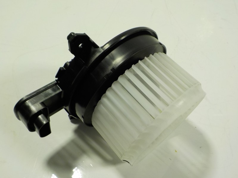 Recambio de motor calefaccion para lexus nx 300h 2wd referencia OEM IAM 8710378030  