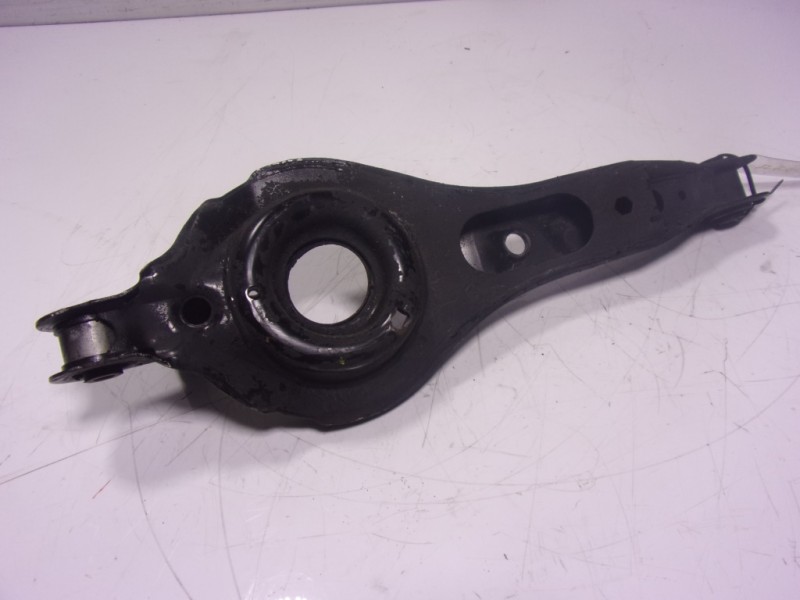 Recambio de brazo suspension inferior trasero derecho para volvo c30 2.4 20v diesel referencia OEM IAM 30736922  