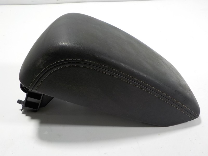 Recambio de apoyabrazos central para mazda cx-3 2.0 16v cat referencia OEM IAM   