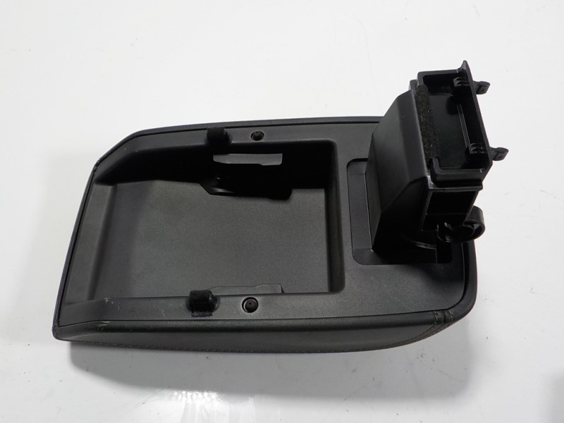 Recambio de apoyabrazos central para mazda cx-3 2.0 16v cat referencia OEM IAM   