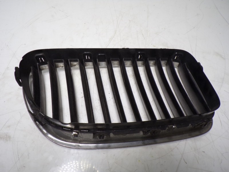 Recambio de rejilla para bmw serie 5 lim. (f10) 530d xdrive referencia OEM IAM 51137203649 51137200727 