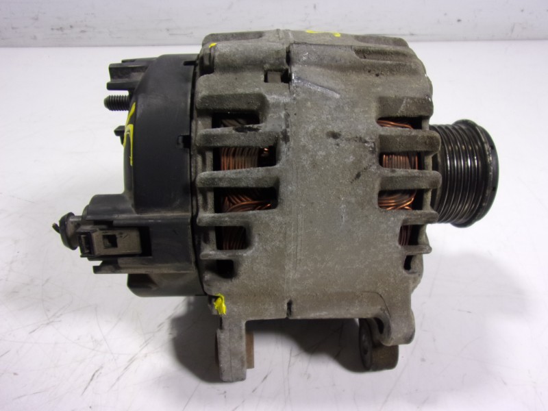 Recambio de alternador para seat leon (1p1) 1.6 tdi referencia OEM IAM 03L903023F 03L903023F 