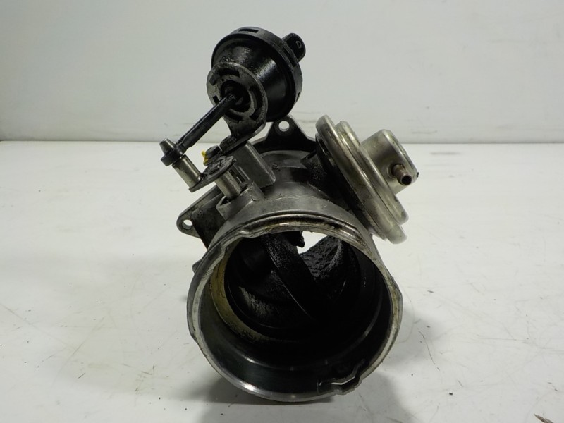 Recambio de valvula egr para volkswagen touareg (7la) 2.5 tdi referencia OEM IAM  070128070F 059813032