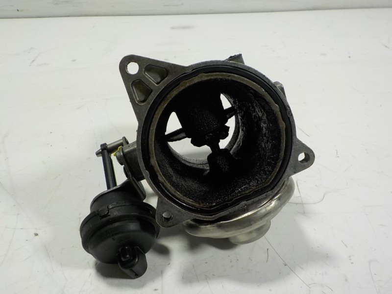 Recambio de valvula egr para volkswagen touareg (7la) 2.5 tdi referencia OEM IAM  070128070F 059813032