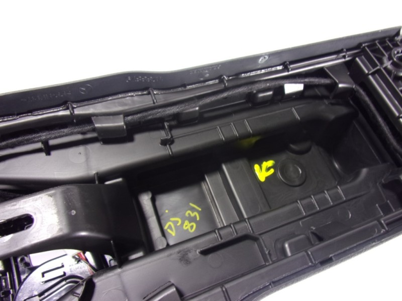 Recambio de apoyabrazos central para mercedes-benz clase a (w176) 2.1 cdi cat referencia OEM IAM A24668089018G72  