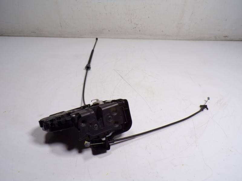 Recambio de cerradura puerta delantera derecha para volvo c30 2.4 20v diesel referencia OEM IAM 31253662 30753664 