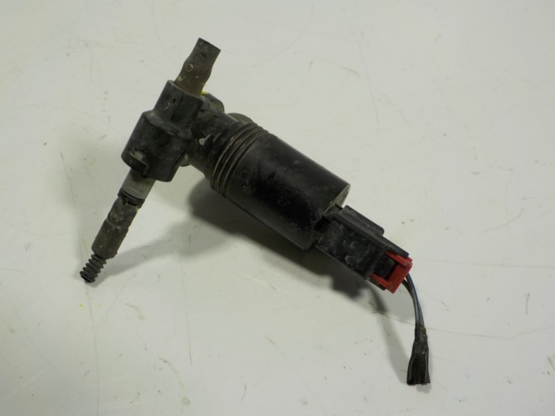 Recambio de bomba limpia para land rover discovery sport 2.0 td4 cat referencia OEM IAM LR013951 1050007001 