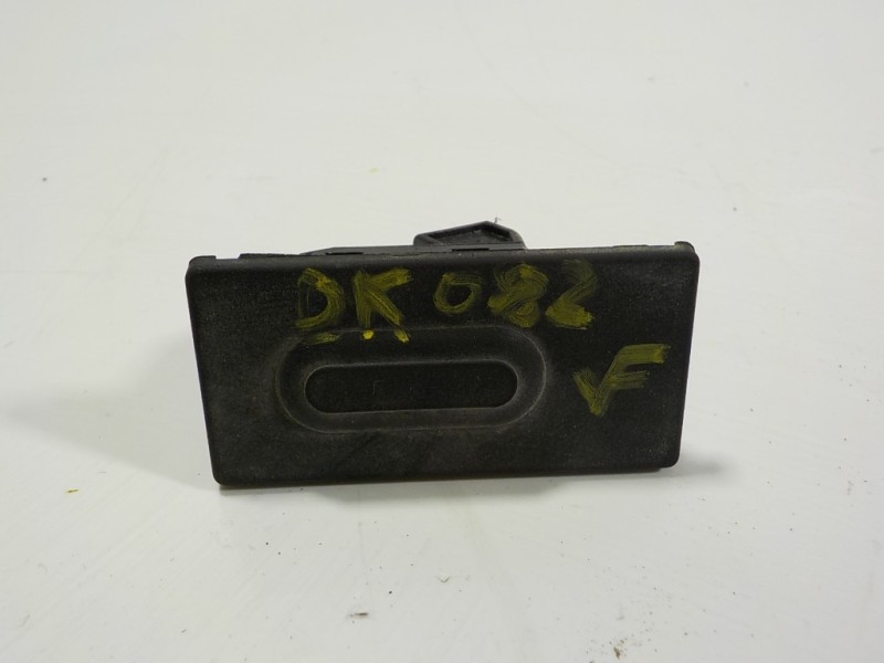 Recambio de maneta porton para mazda cx-3 2.0 16v cat referencia OEM IAM   