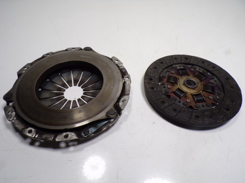 Recambio de kit embrague para mazda cx-3 2.0 16v cat referencia OEM IAM  PE0116460 