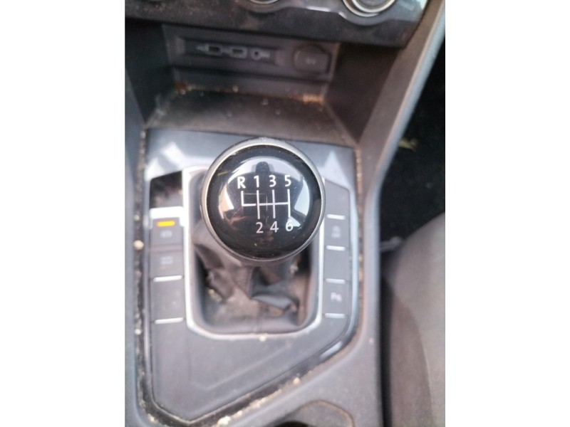 Recambio de palanca cambio para volkswagen tiguan 2.0 tdi referencia OEM IAM 5QA711049C 5QA711049 
