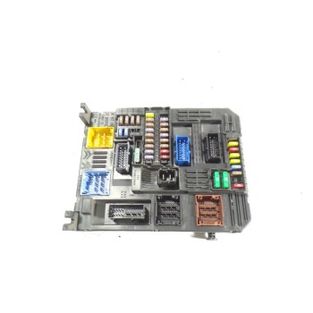 CAJA RELES / FUSIBLES 1617549580 9819851480 