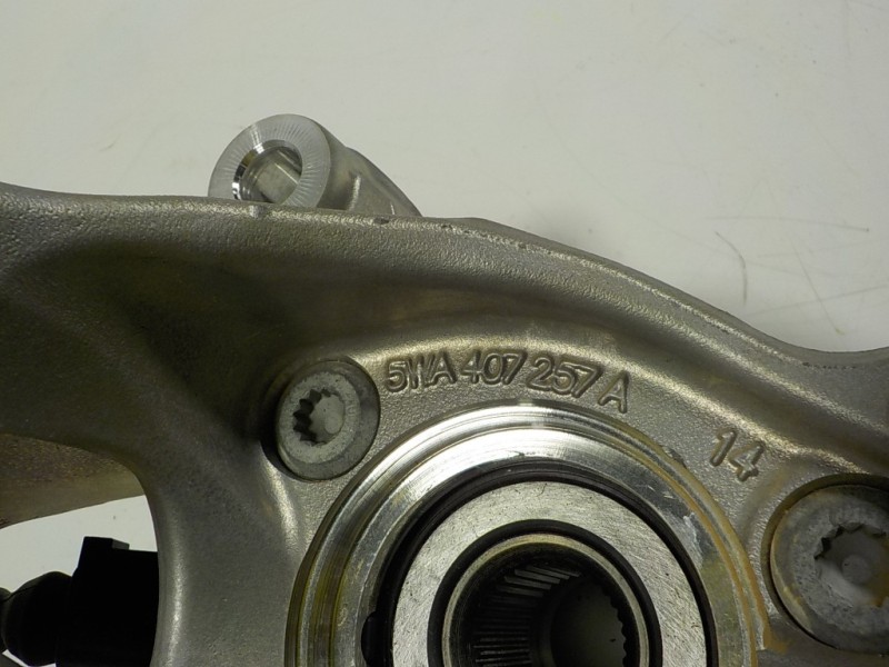 Recambio de mangueta delantera izquierda para seat leon sportstourer (kl8) 2.0 tdi referencia OEM IAM 5WA407253A 5WA407257A 5WA4