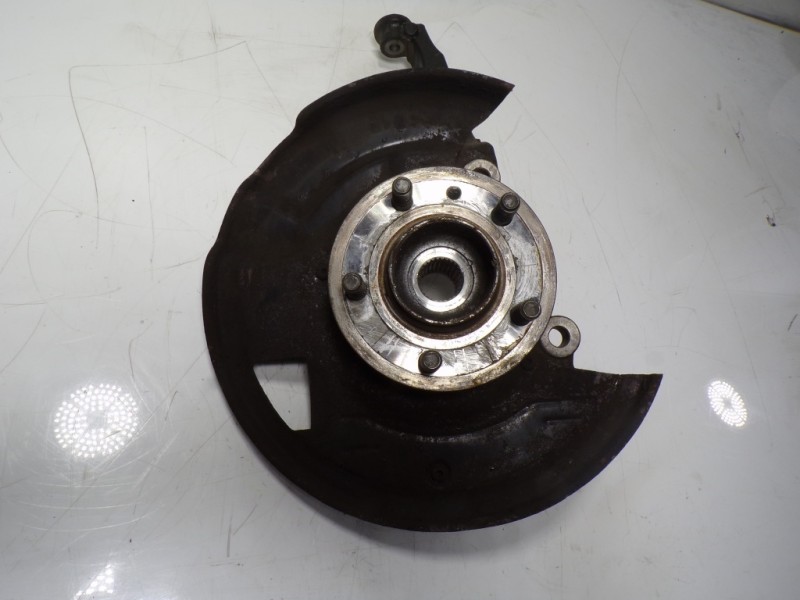 Recambio de mangueta delantera izquierda para land rover discovery 2.7 td v6 cat referencia OEM IAM RUB000234  