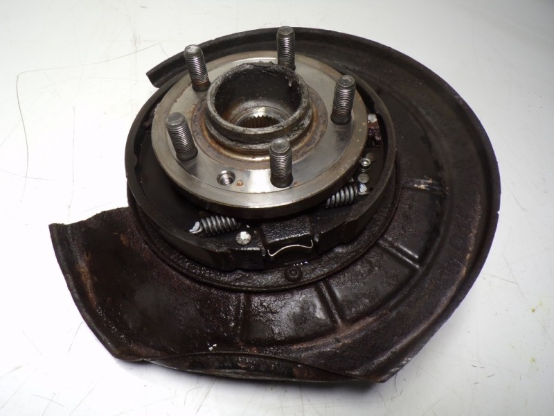 Recambio de mangueta trasera derecha para land rover discovery 2.7 td v6 cat referencia OEM IAM RLH500020  