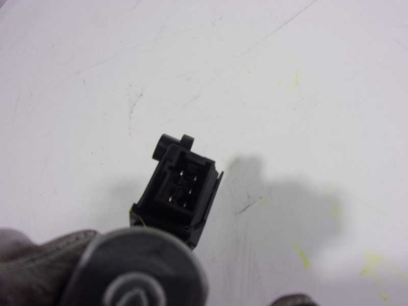 Recambio de motor elevalunas trasero izquierdo para mercedes-benz clase a (w176) 2.1 cdi cat referencia OEM IAM A2469063100 A246