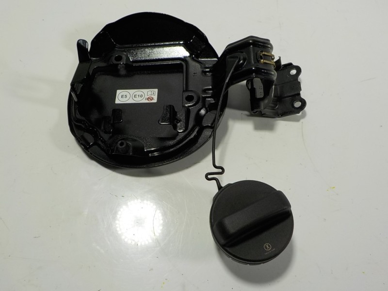 Recambio de tapa combustible para toyota corolla (e21) hybrid 90kw referencia OEM IAM 7735002220  