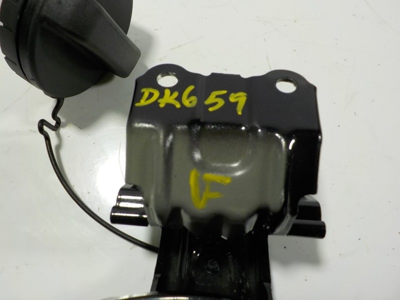 Recambio de tapa combustible para toyota corolla (e21) hybrid 90kw referencia OEM IAM 7735002220  