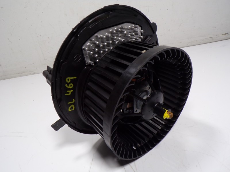 Recambio de motor calefaccion para seat leon sportstourer (kl8) 2.0 tdi referencia OEM IAM 3Q1819021A 3Q1819021E 5WA907521