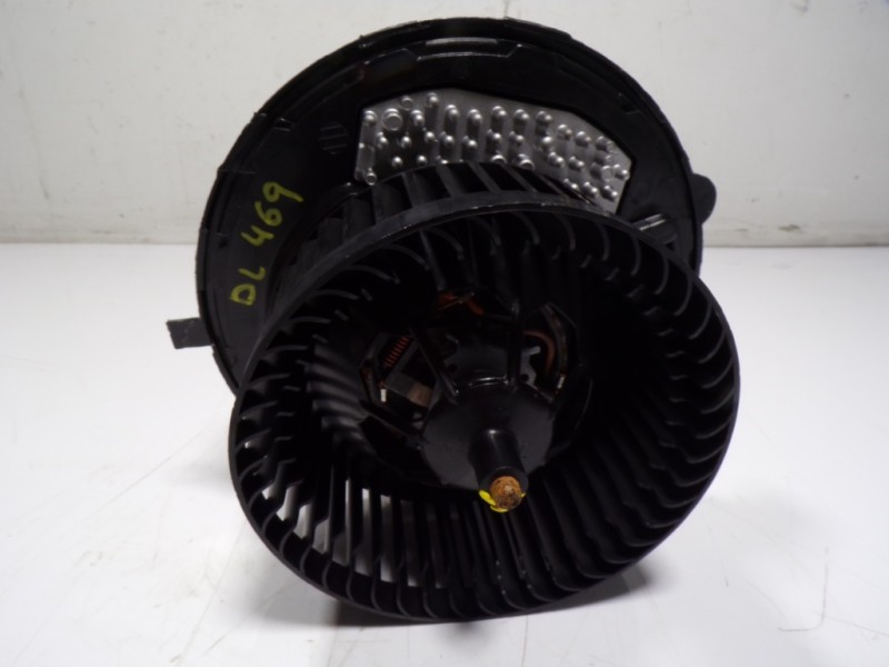 Recambio de motor calefaccion para seat leon sportstourer (kl8) 2.0 tdi referencia OEM IAM 3Q1819021A 3Q1819021E 5WA907521