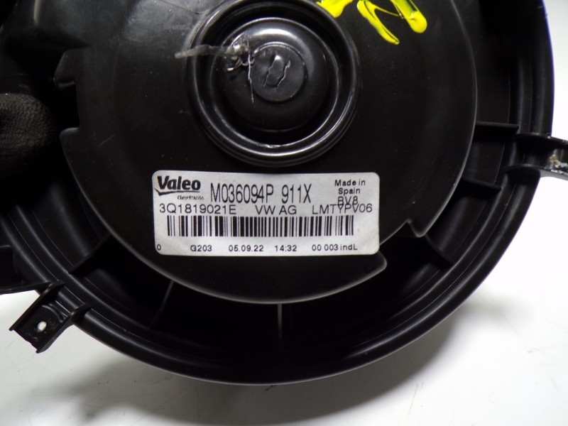 Recambio de motor calefaccion para seat leon sportstourer (kl8) 2.0 tdi referencia OEM IAM 3Q1819021A 3Q1819021E 5WA907521